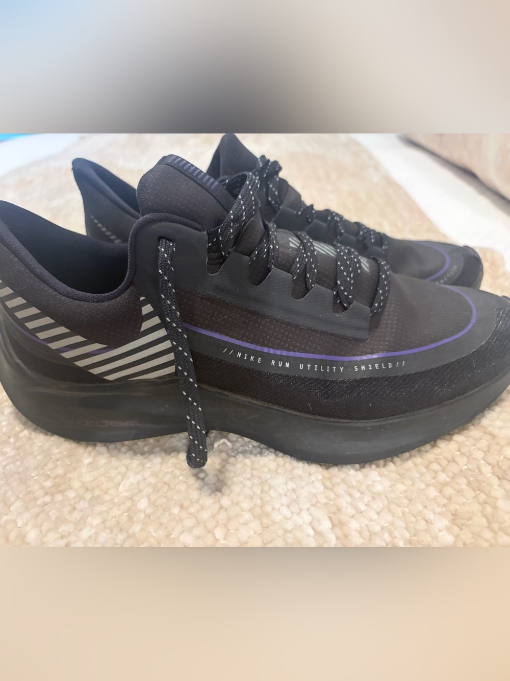 Nike Black Run Utility Shield Running Shoes women’s sz 10